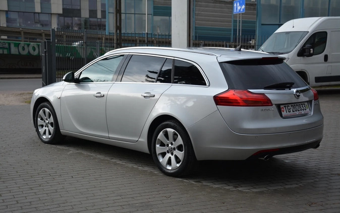 Opel Insignia cena 24799 przebieg: 198100, rok produkcji 2010 z Warszawa małe 154